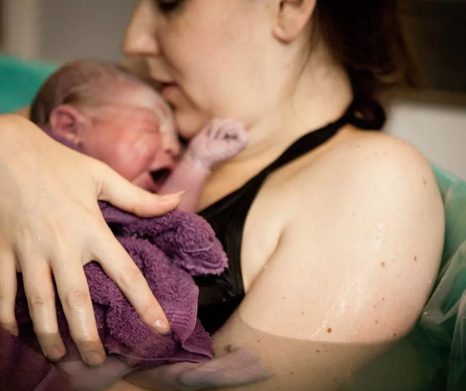 niefarmakologiczne metody łagodzenia bólu porodowego immpersja wodna poród do wody poród w wodzie poród w wannie